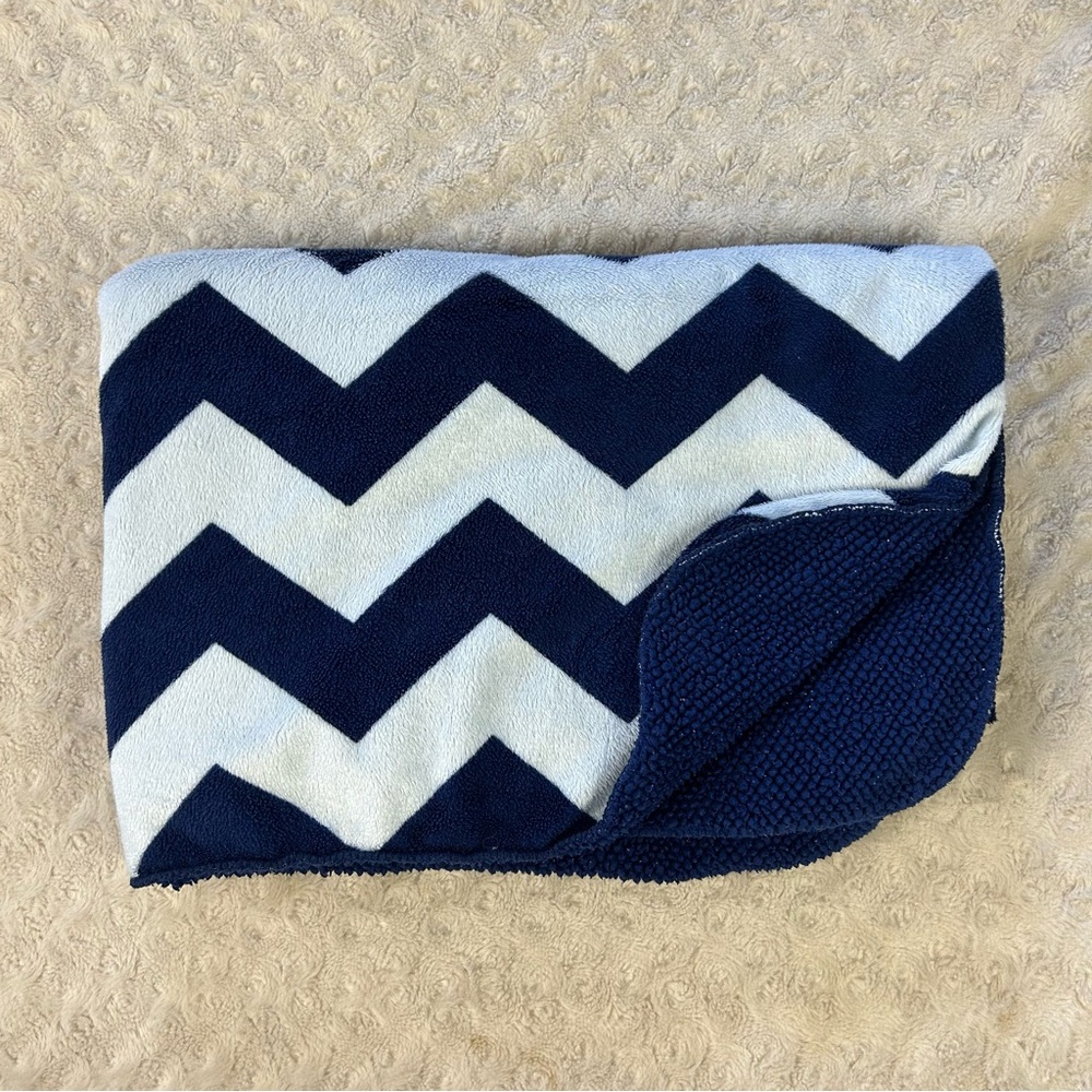 Circo Navy Blue White Chevron Baby Blanket Sherpa Zig Zag Stripes Lovey